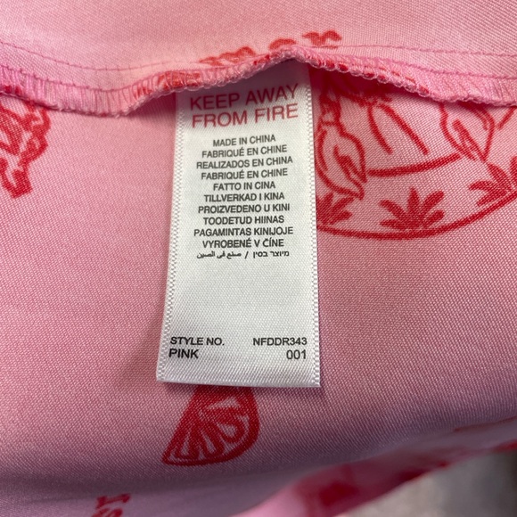 Never Fully Dressed
Pink La Mer May Midi Dress Size 14. - Picture 10 of 16